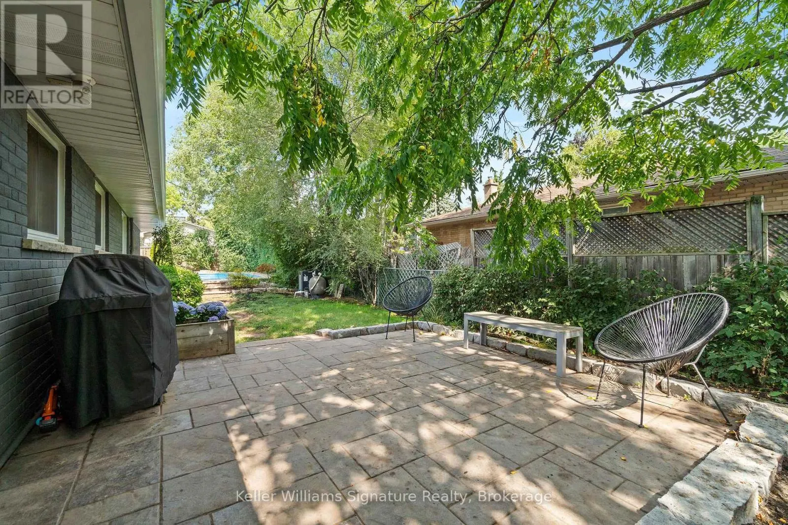 1225 ELGIN CRESCENT