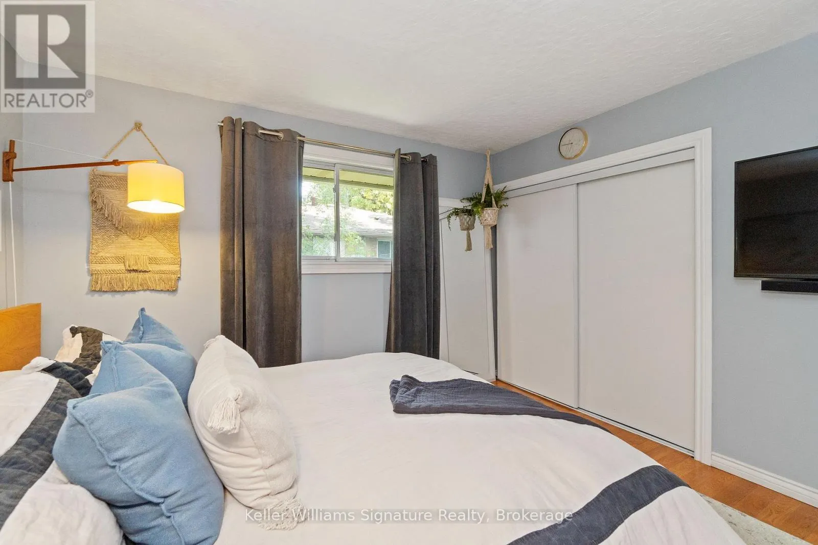 1225 ELGIN CRESCENT