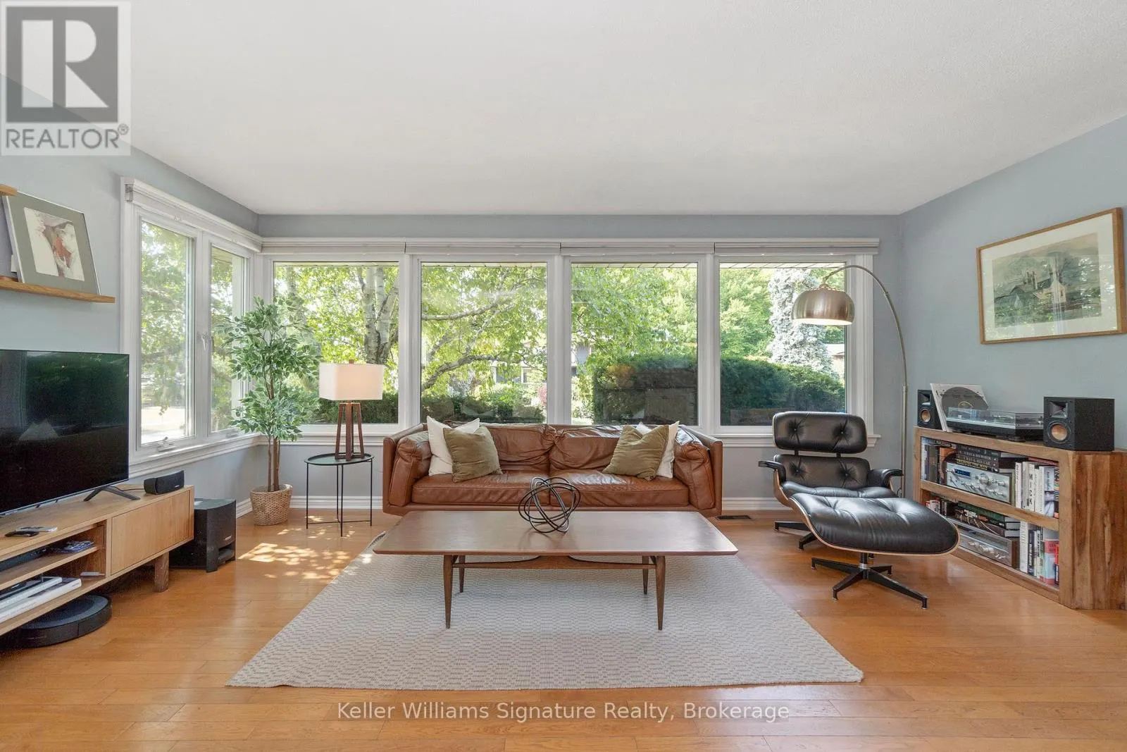 1225 ELGIN CRESCENT