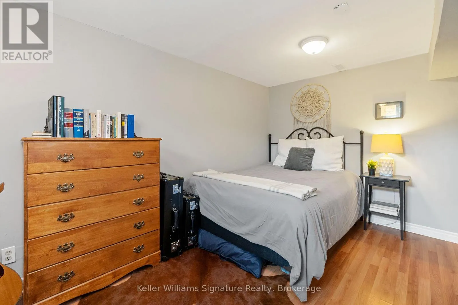 1225 ELGIN CRESCENT