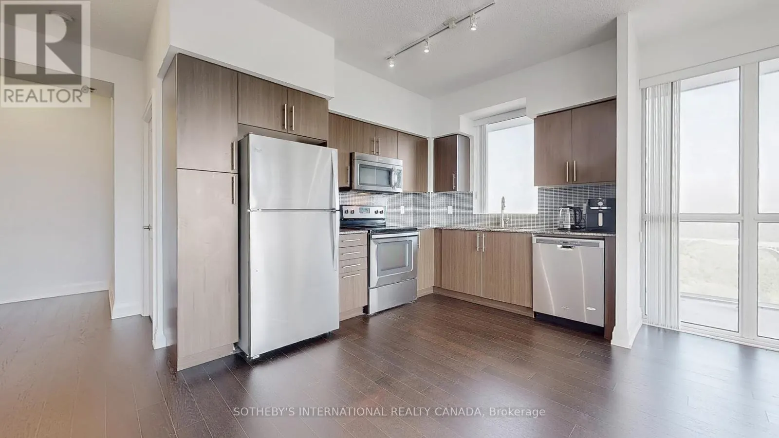 1803 - 65 SPEERS ROAD