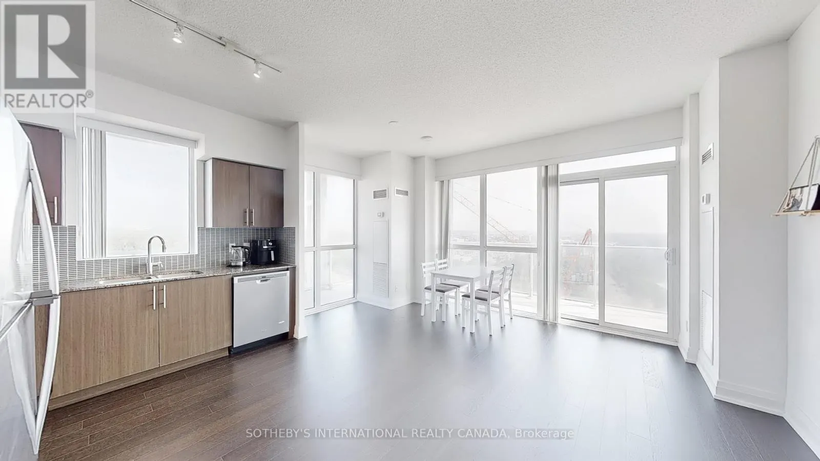 1803 - 65 SPEERS ROAD
