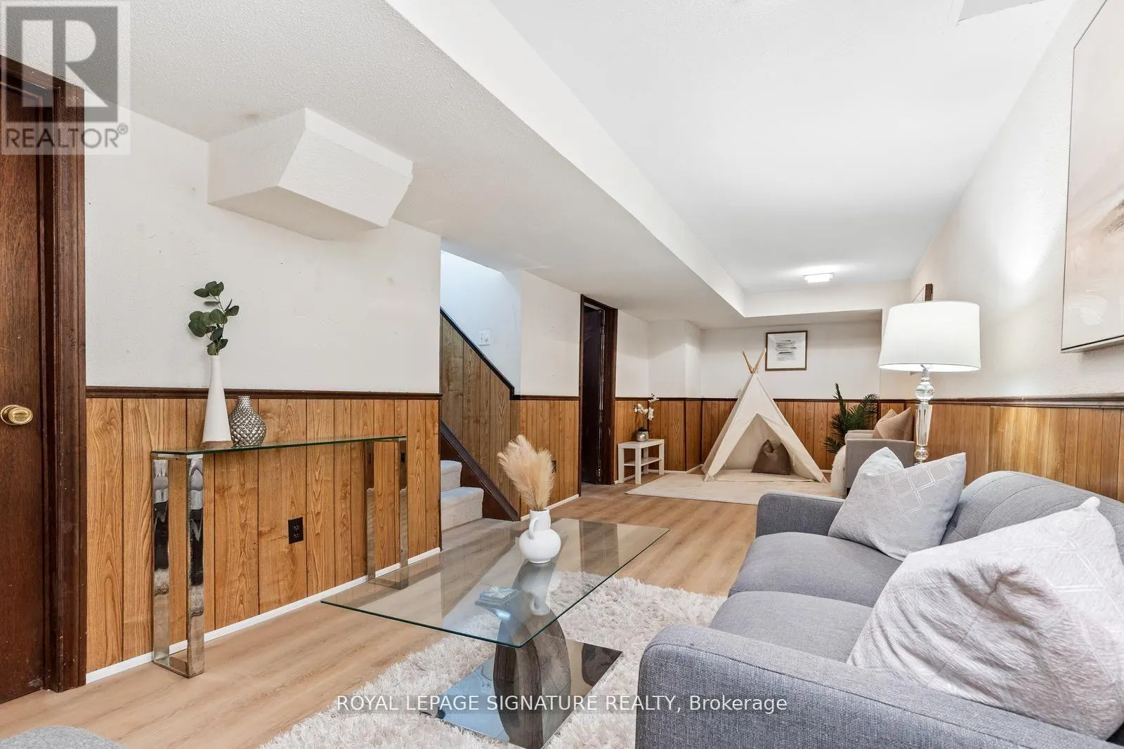 6441 COLEBROOK CRESCENT