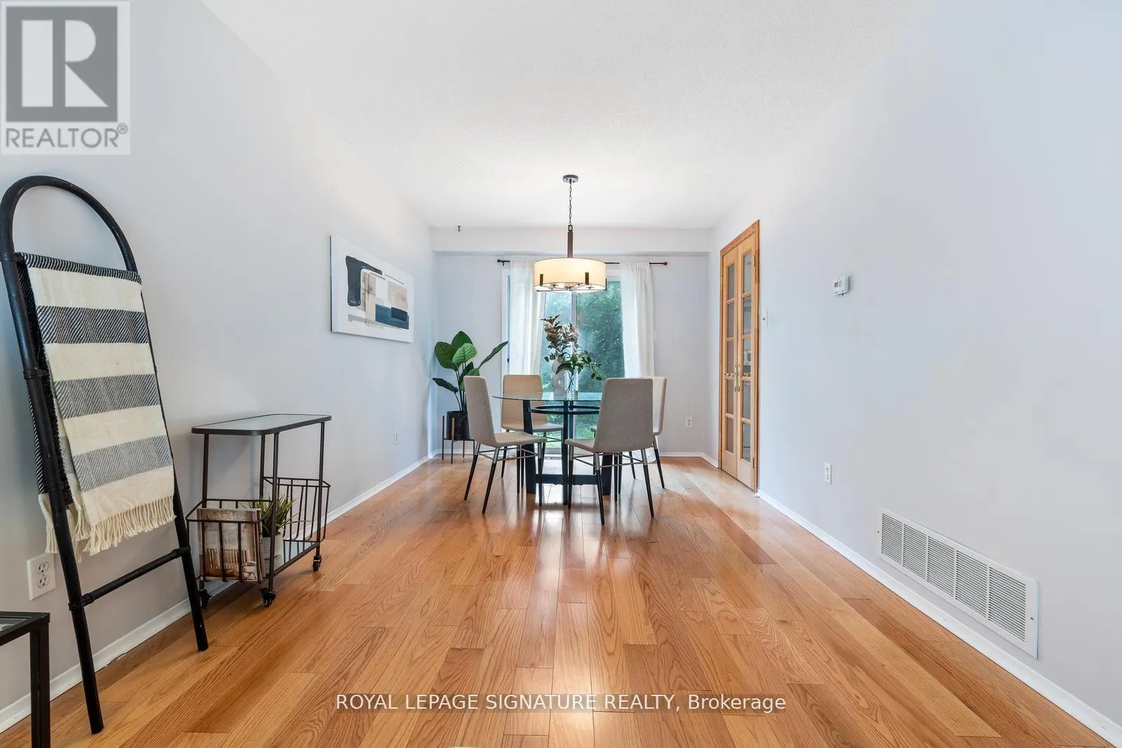 6441 COLEBROOK CRESCENT