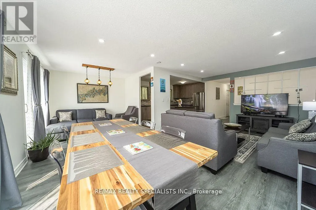 6 GRISELDA COURT