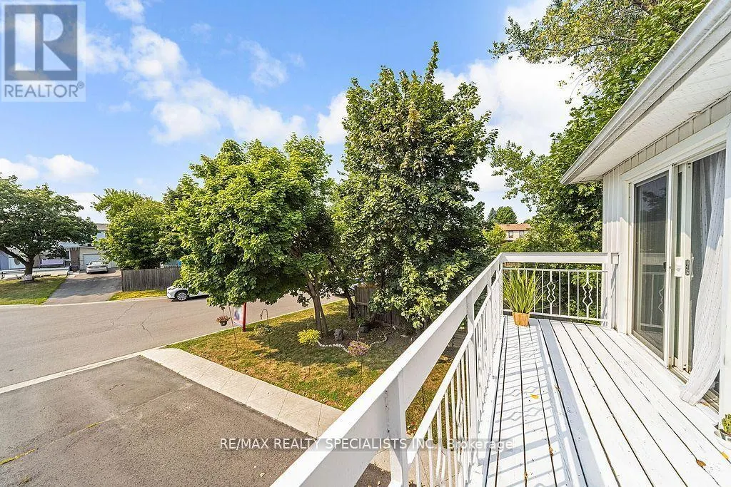 6 GRISELDA COURT
