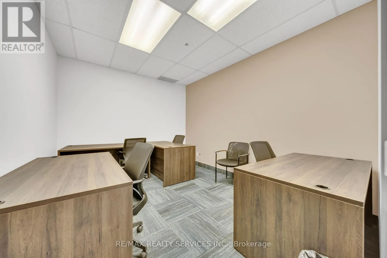 204 - 6660 KENNEDY ROAD