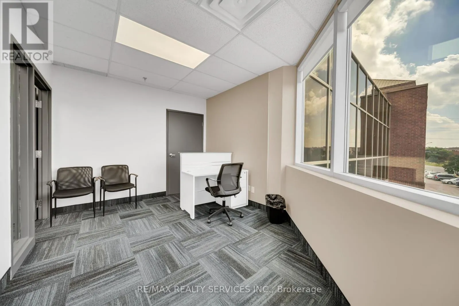 204 - 6660 KENNEDY ROAD