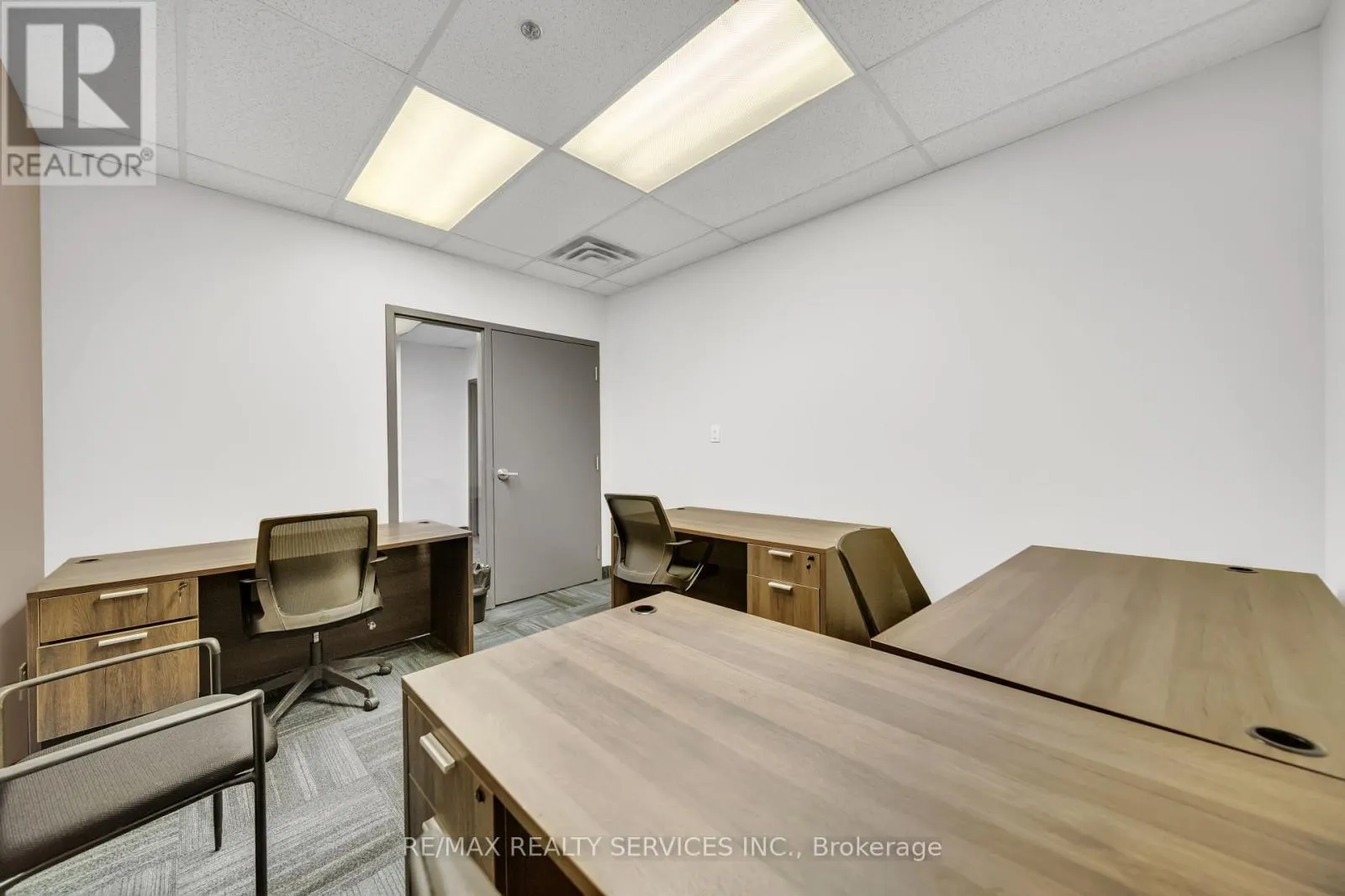204 - 6660 KENNEDY ROAD