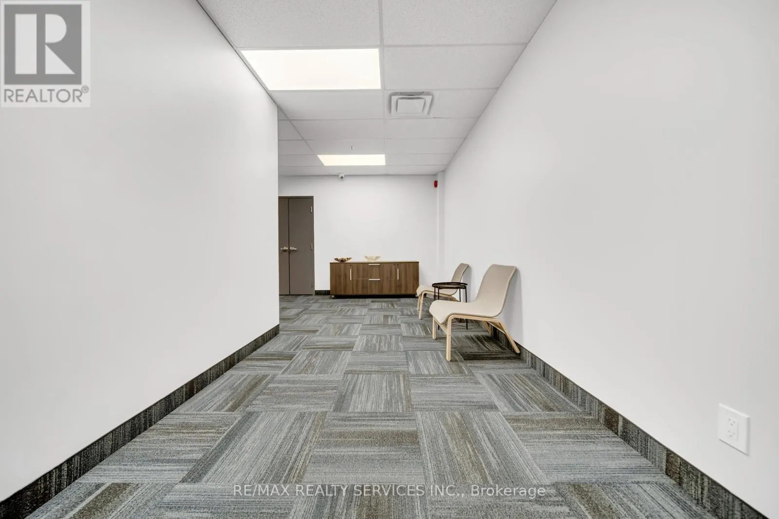 204 - 6660 KENNEDY ROAD