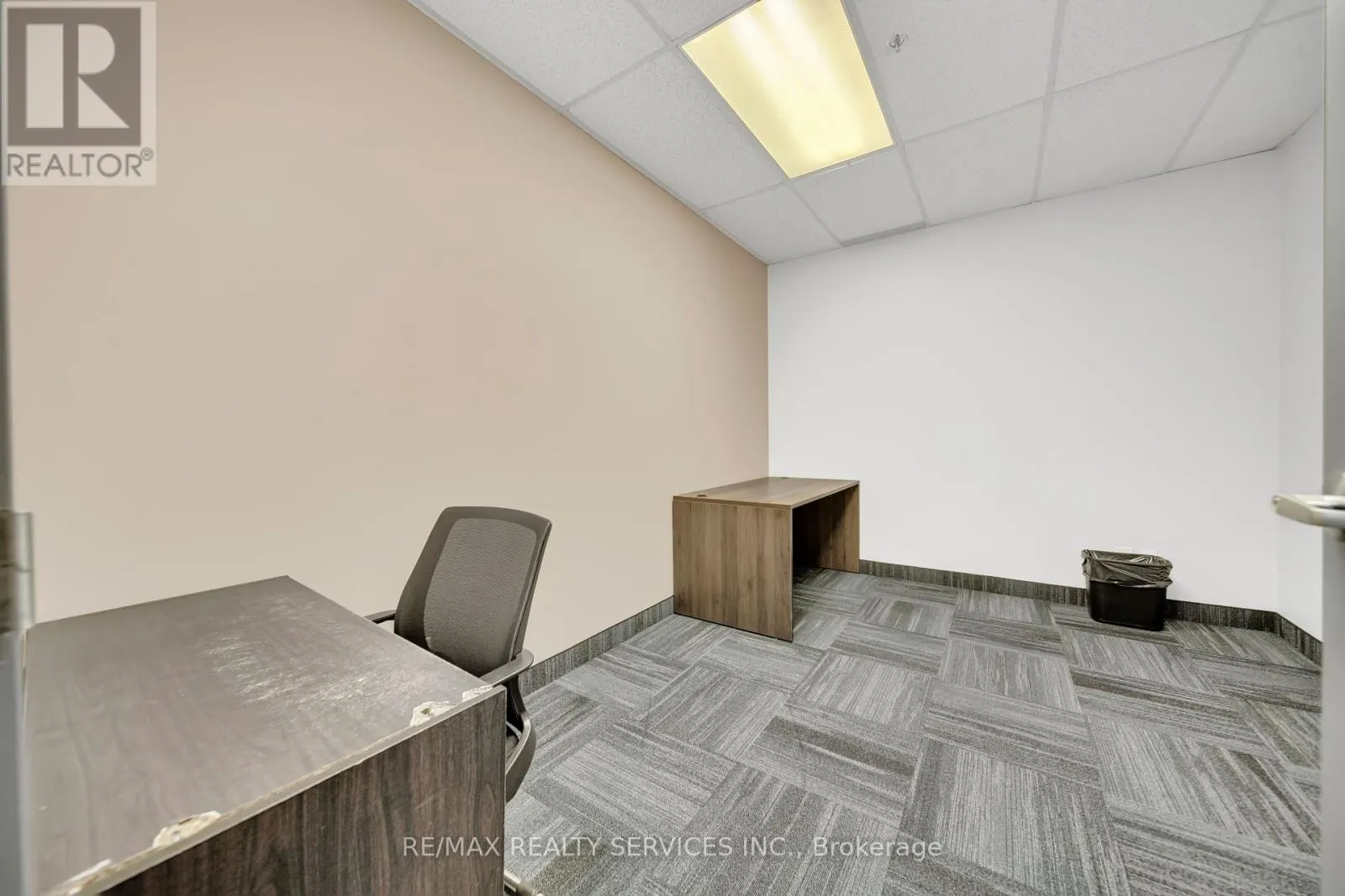 204 - 6660 KENNEDY ROAD