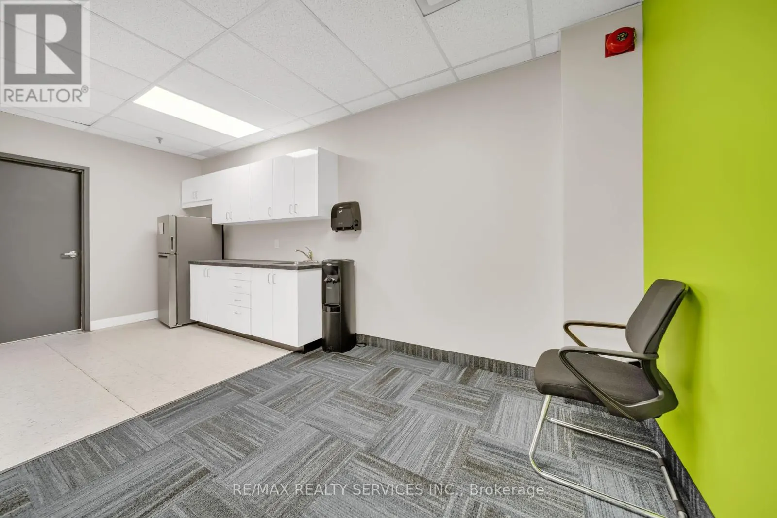 204 - 6660 KENNEDY ROAD