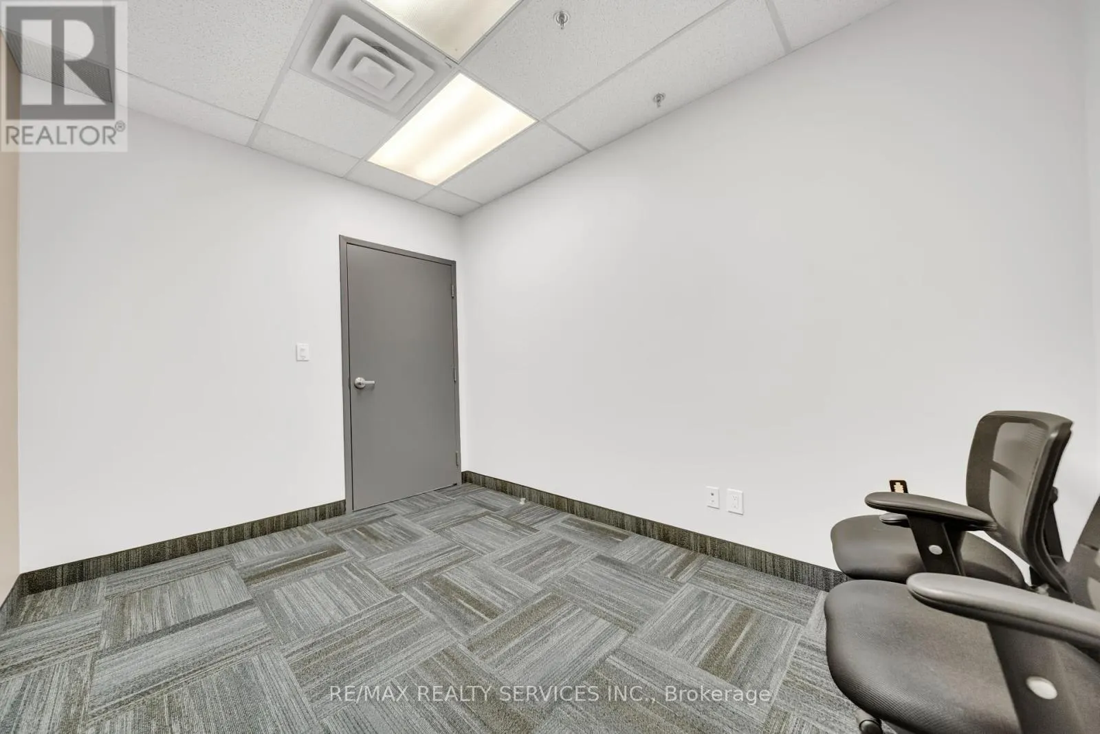 215 - 6660 KENNEDY ROAD