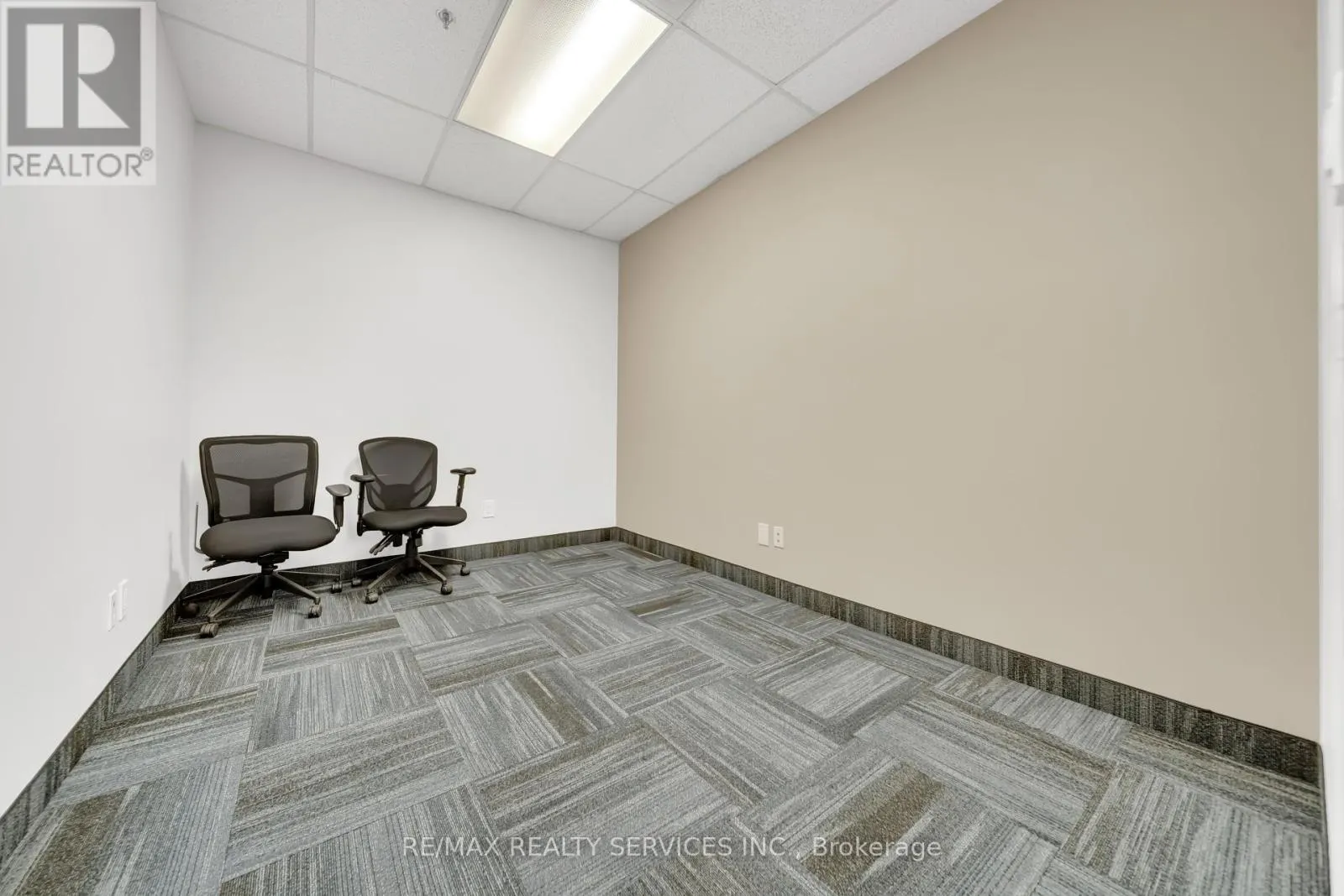 215 - 6660 KENNEDY ROAD