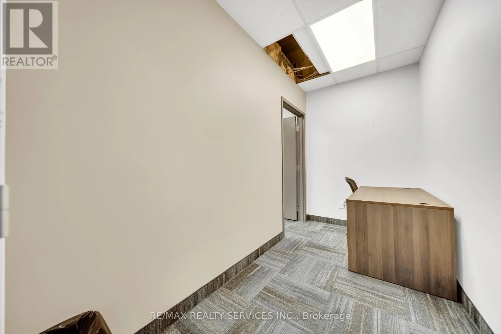 215 - 6660 KENNEDY ROAD