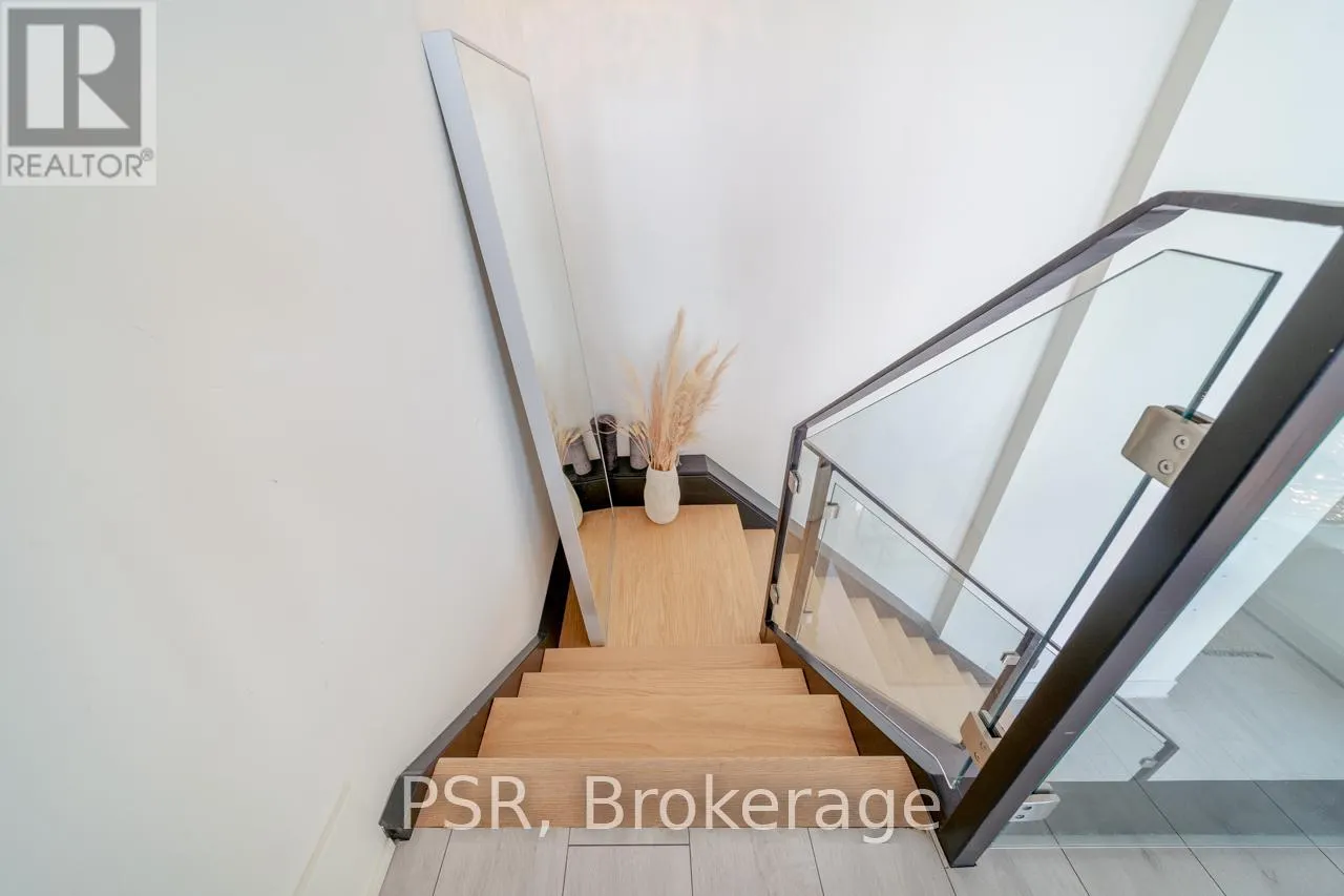 111 - 65 YORKLAND BOULEVARD