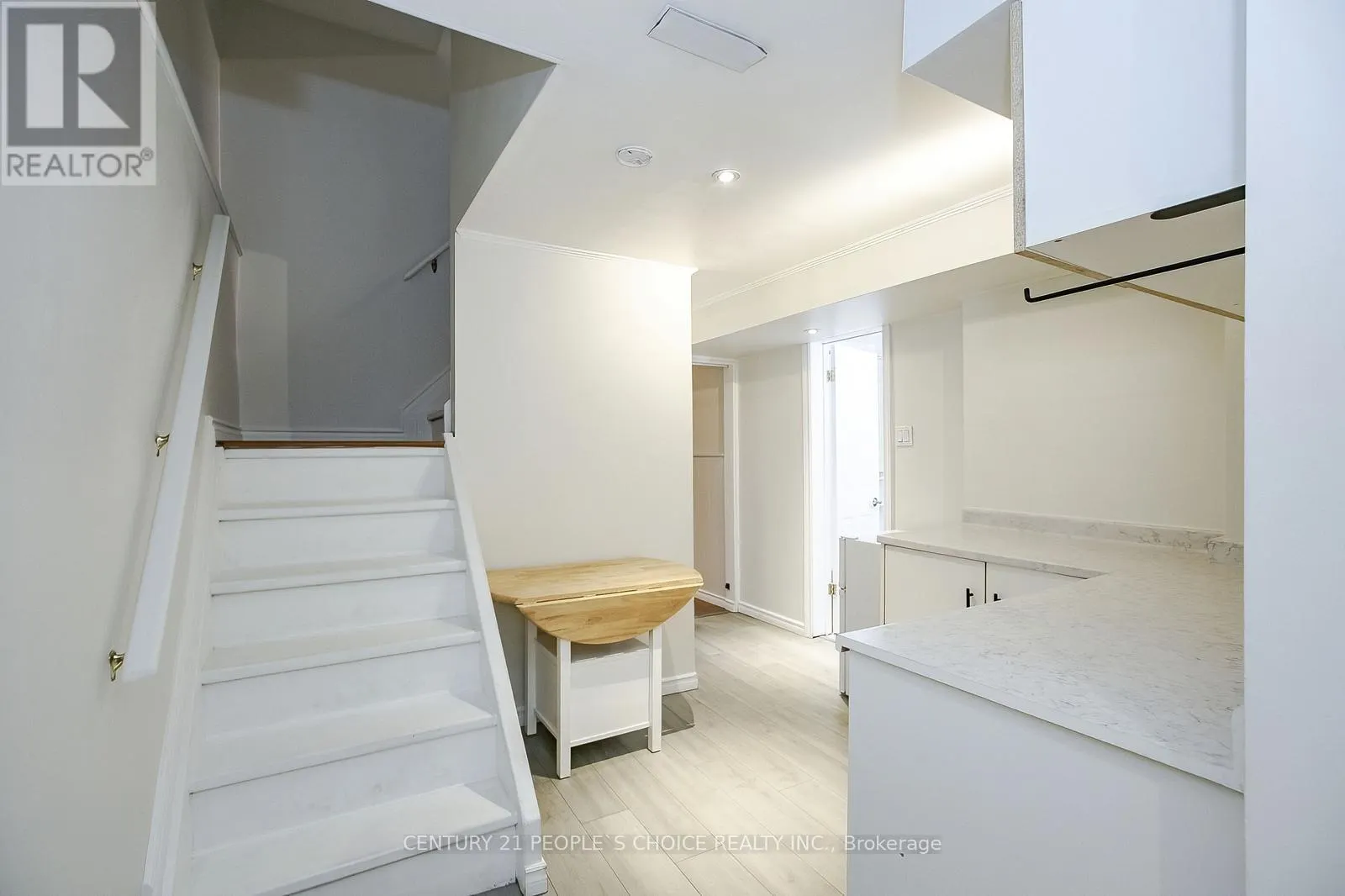 240 SIMMONS BOULEVARD
