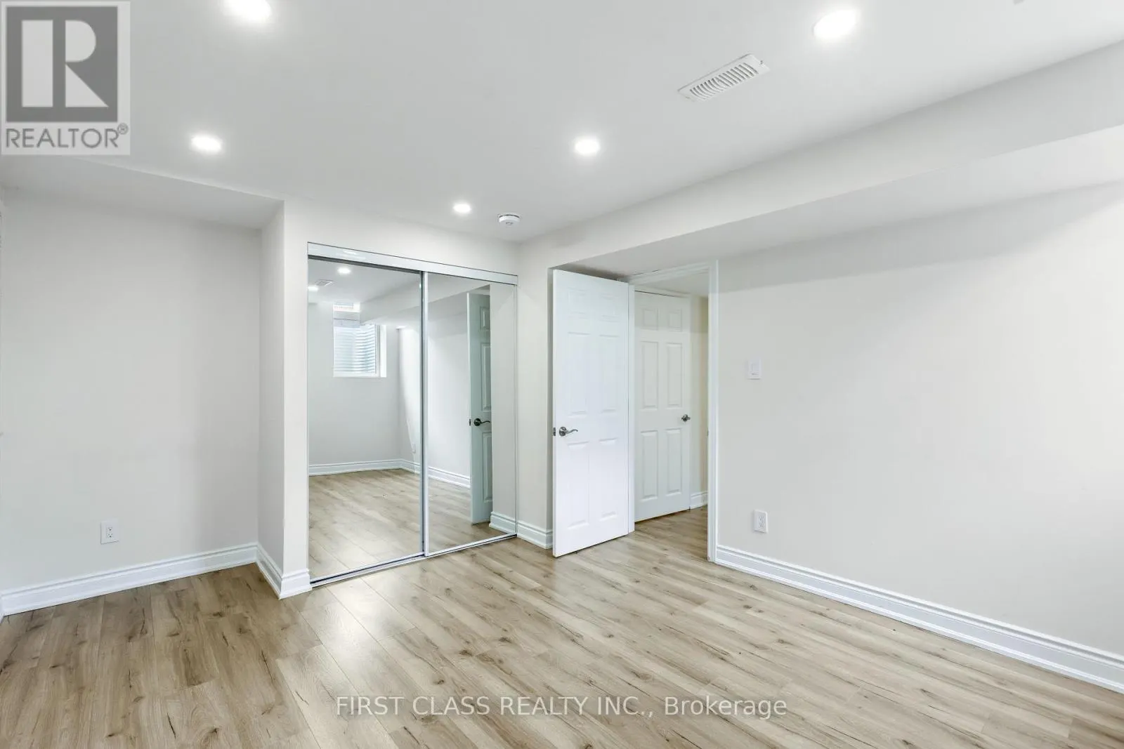 802 YATES DRIVE