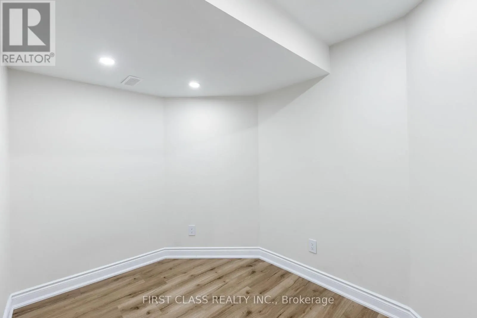 802 YATES DRIVE