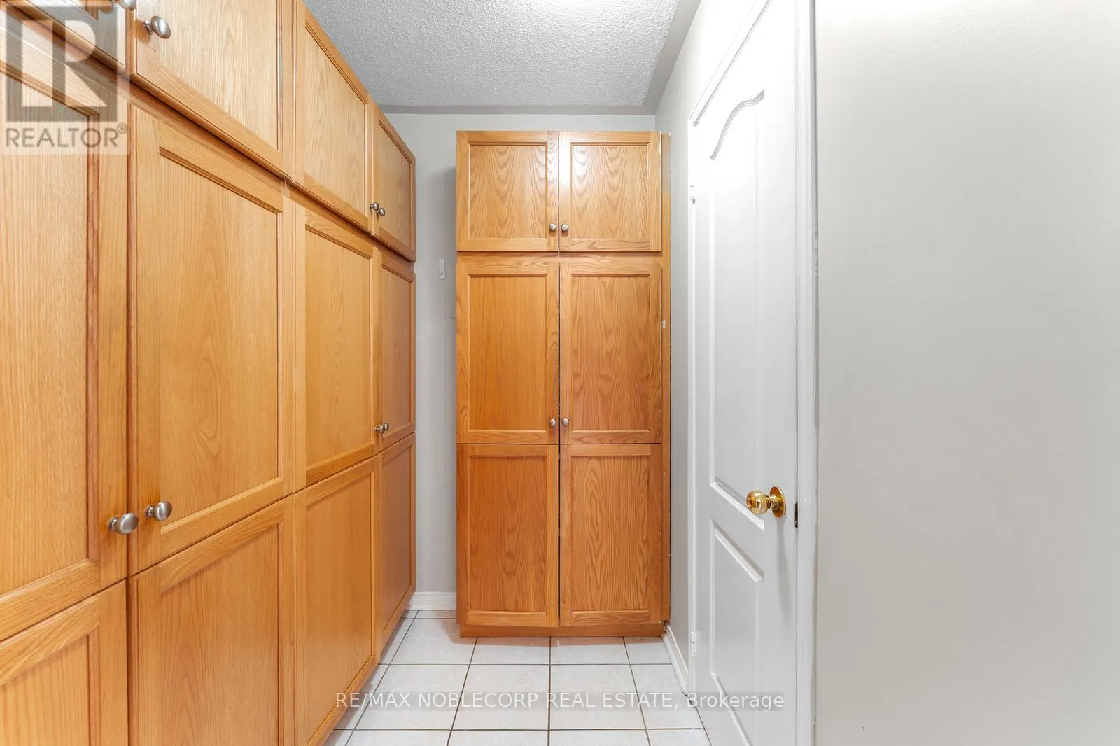 44 HANTON CRESCENT
