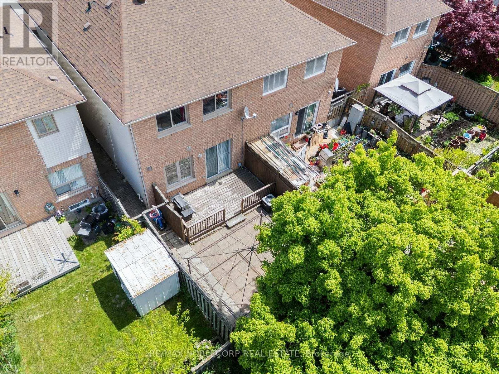 44 HANTON CRESCENT