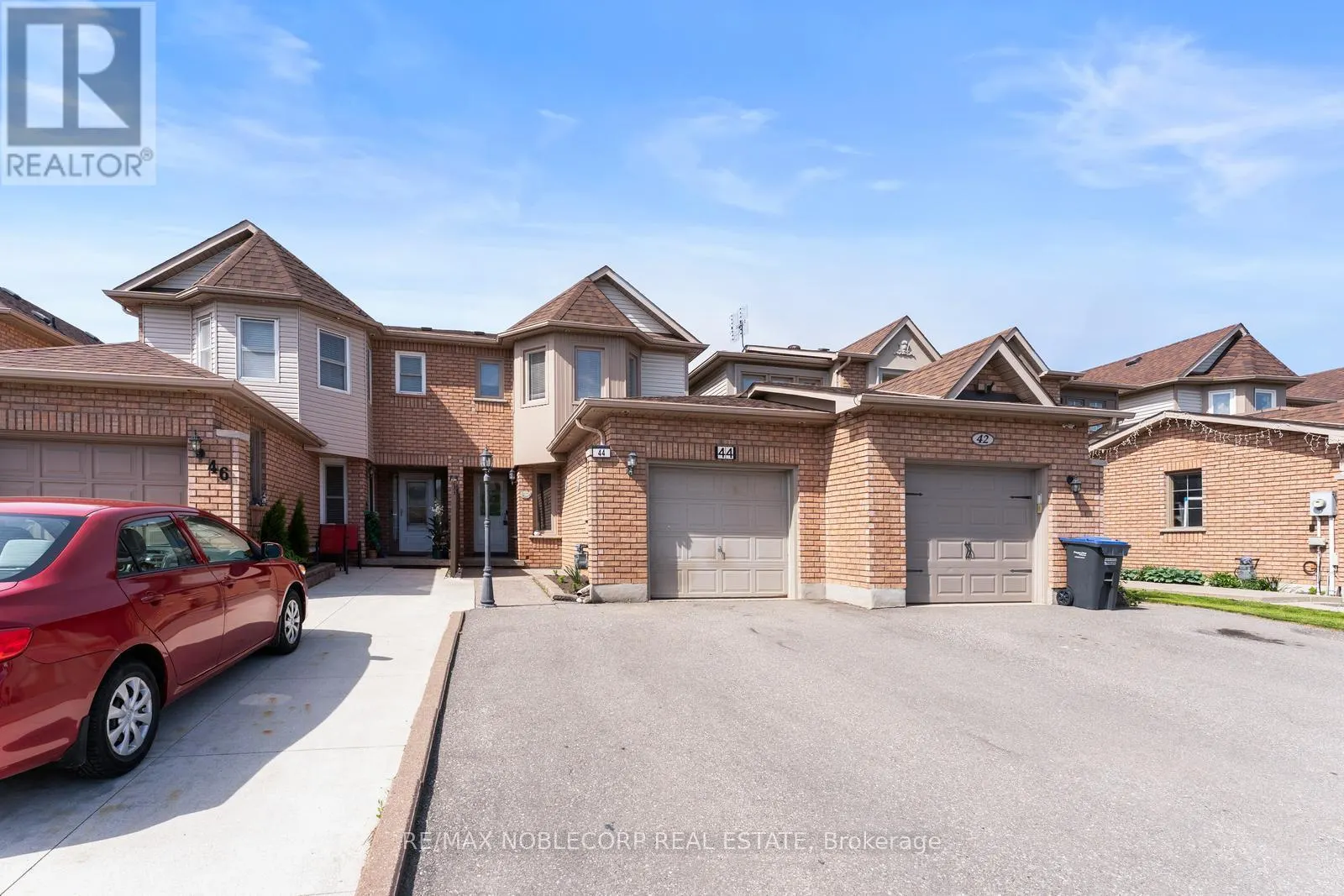 44 HANTON CRESCENT