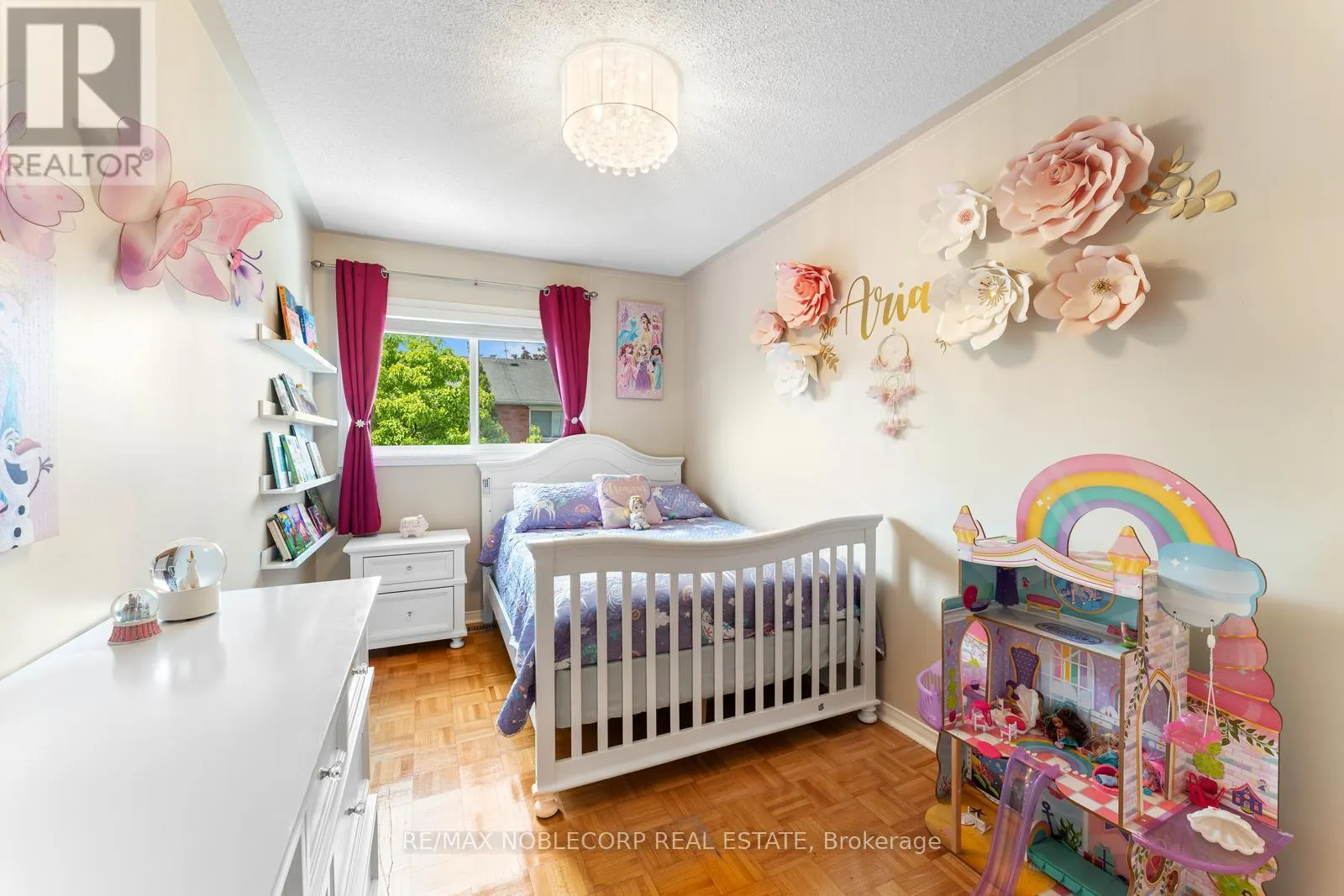 44 HANTON CRESCENT