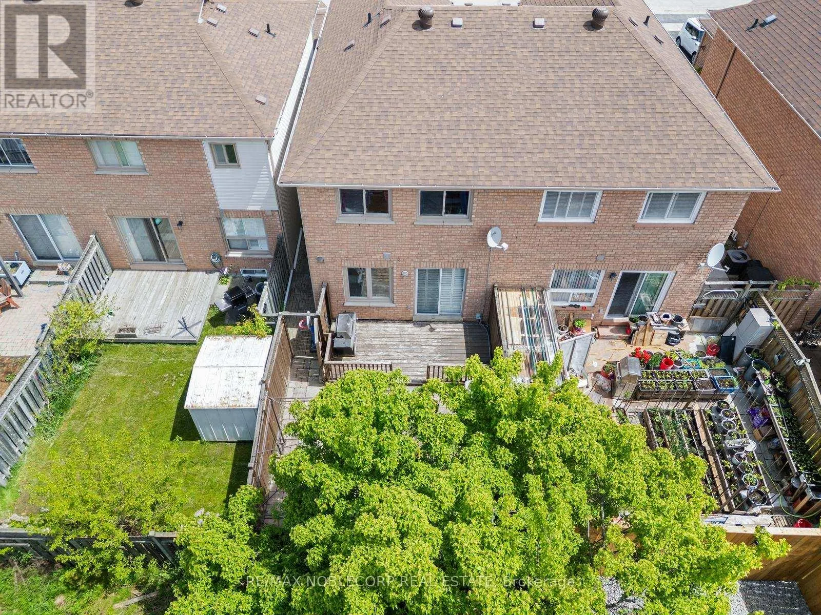 44 HANTON CRESCENT