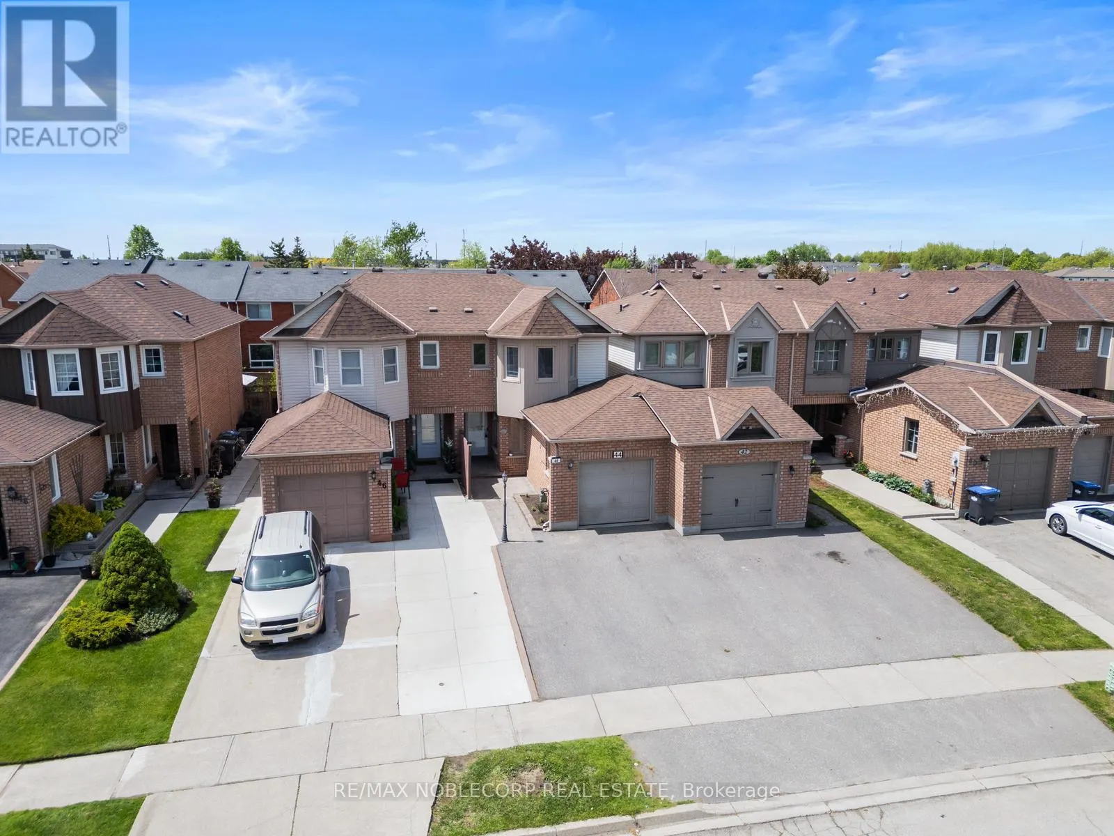 44 HANTON CRESCENT