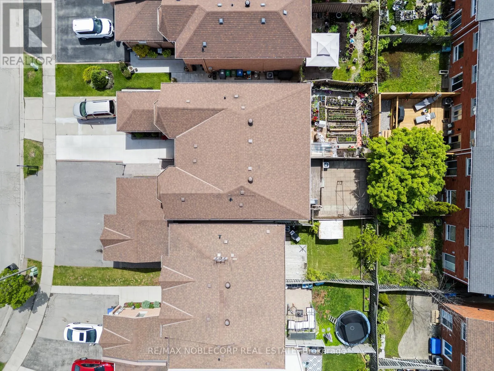 44 HANTON CRESCENT