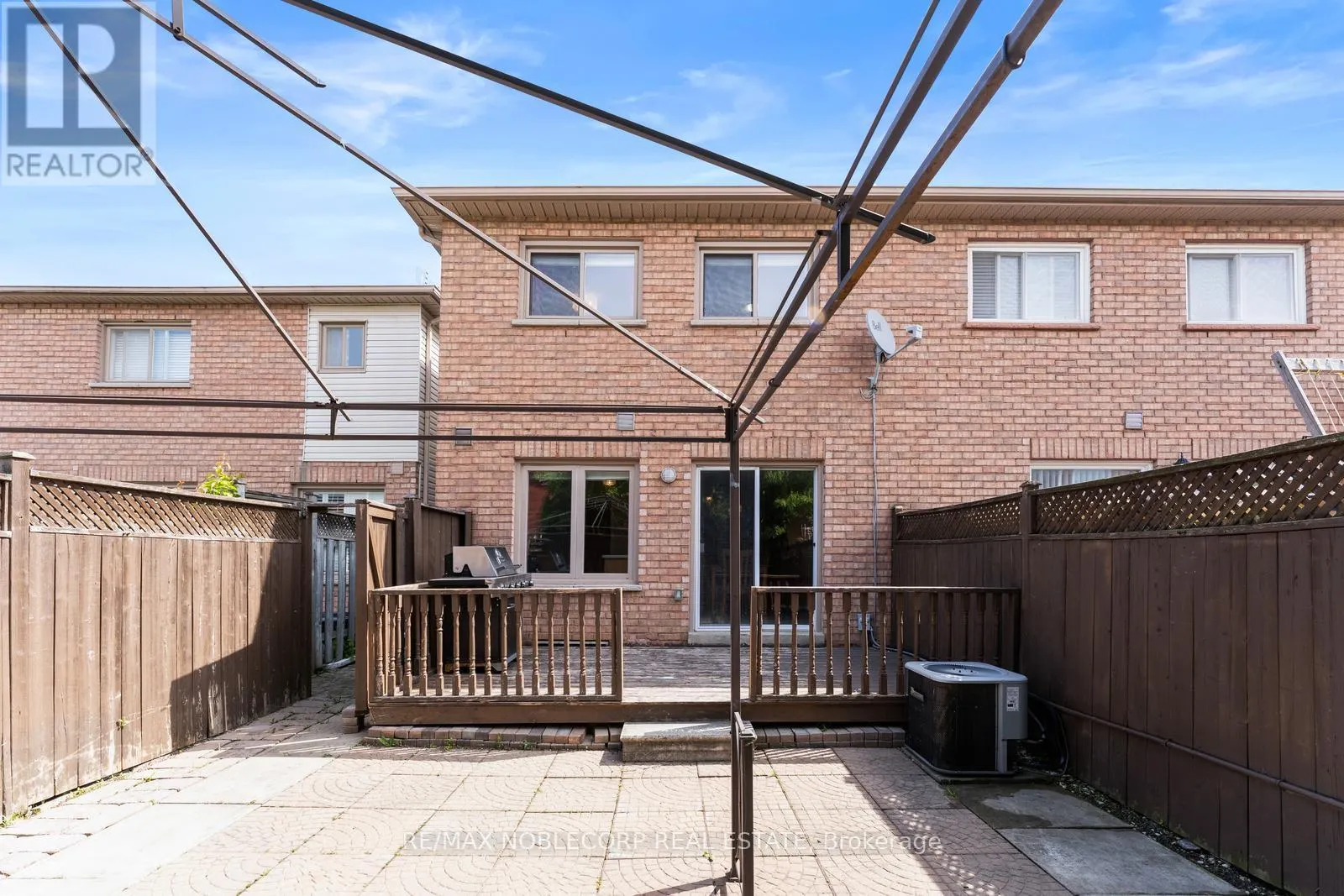 44 HANTON CRESCENT
