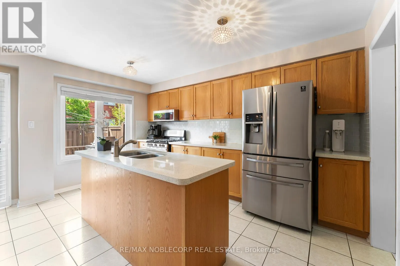 44 HANTON CRESCENT