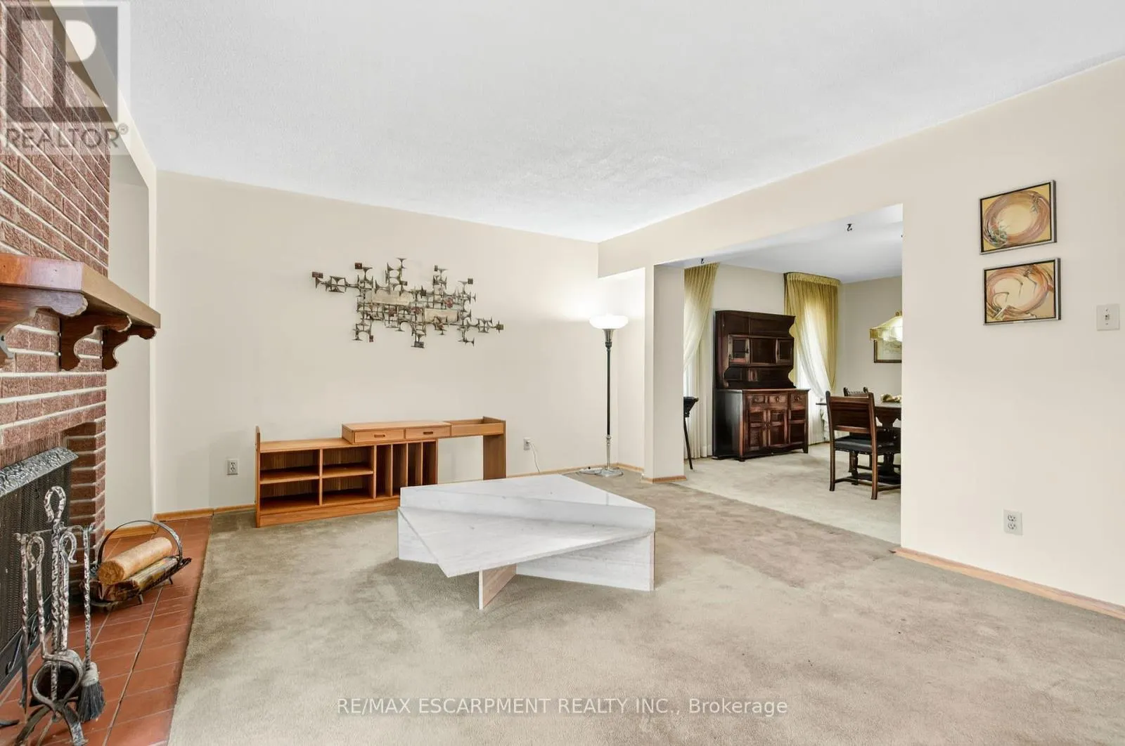 2280 MANSFIELD DRIVE