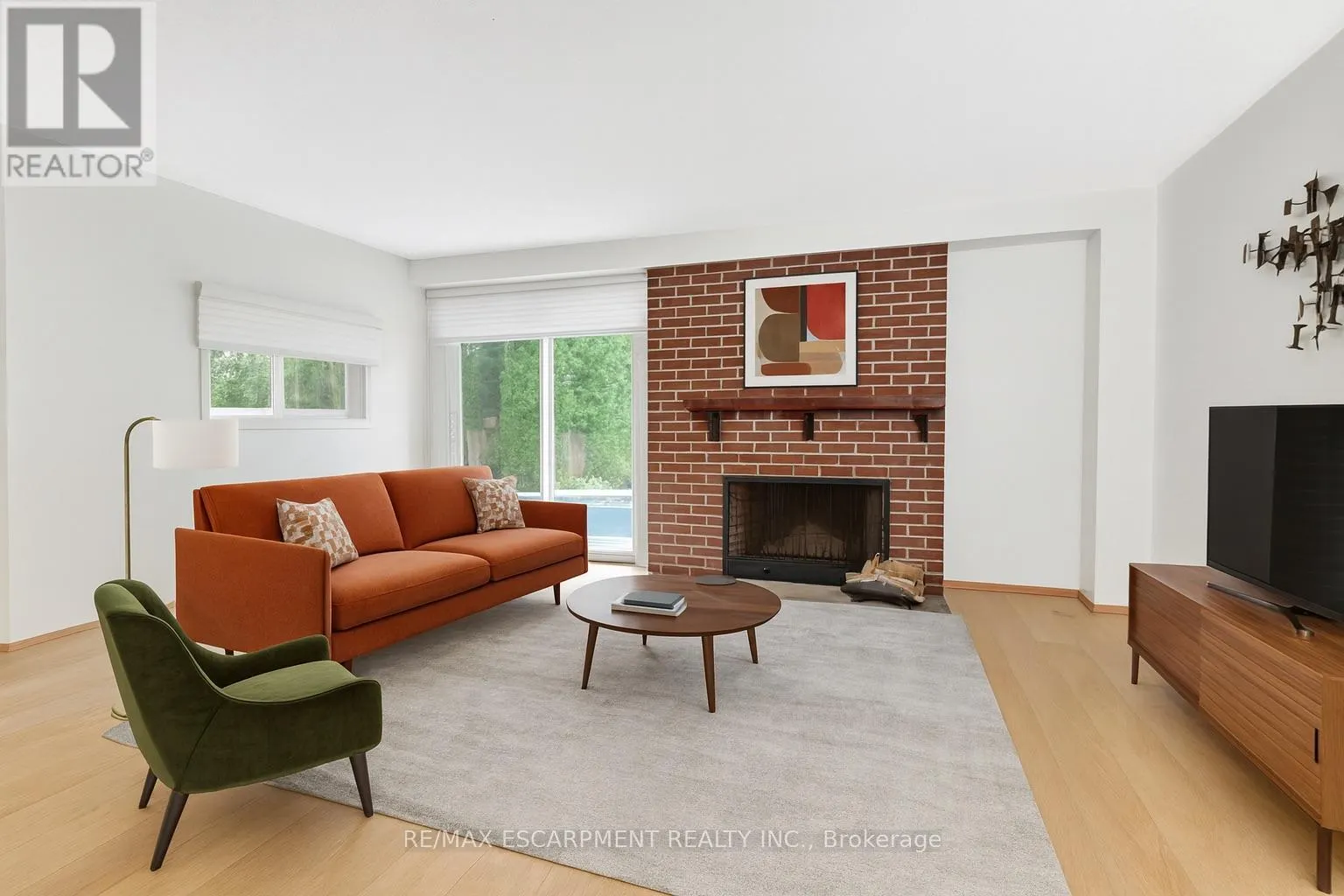 2280 MANSFIELD DRIVE