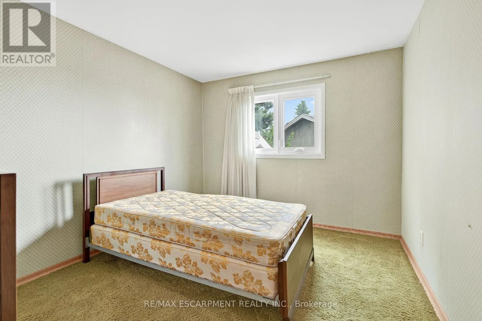 2280 MANSFIELD DRIVE