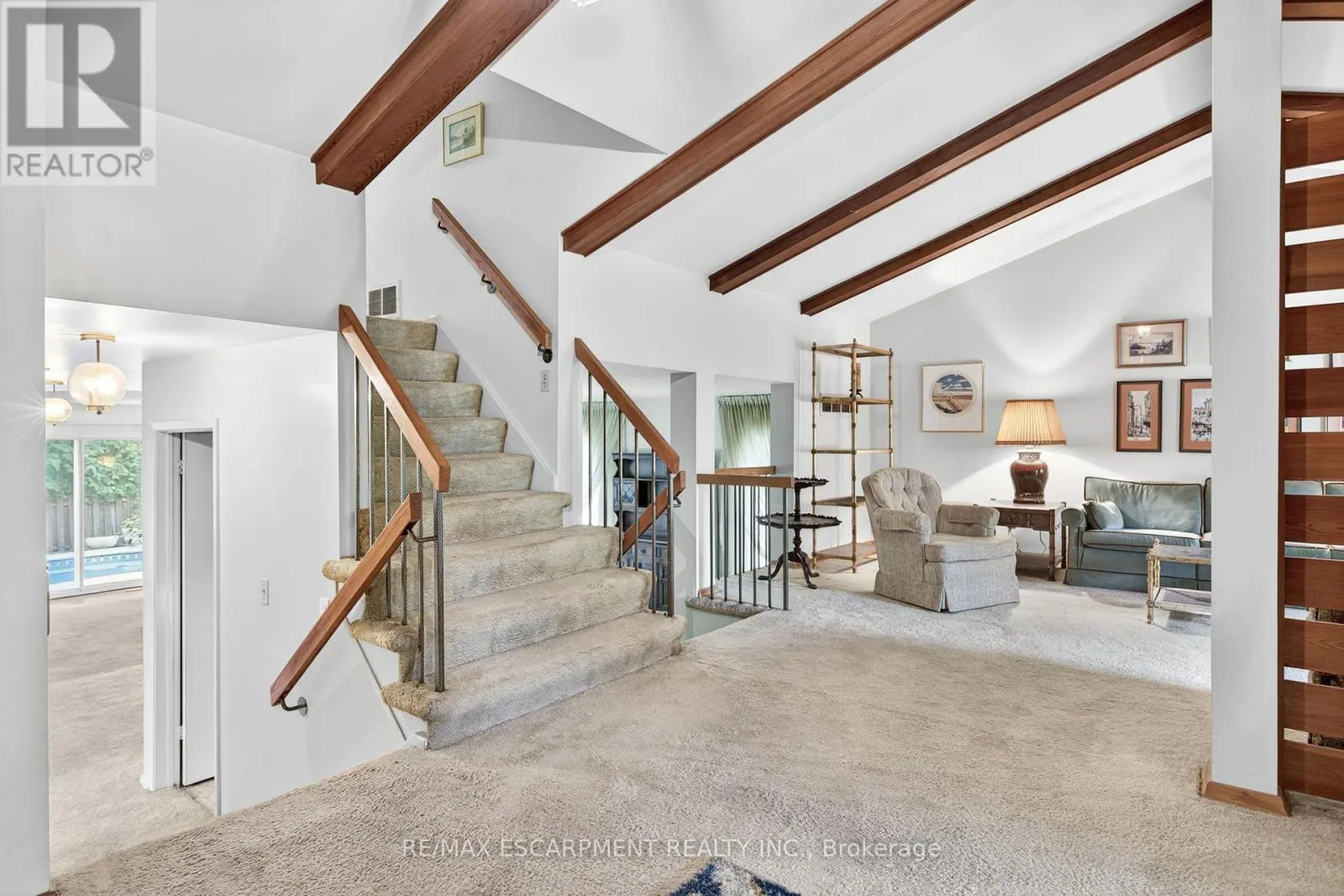 2280 MANSFIELD DRIVE