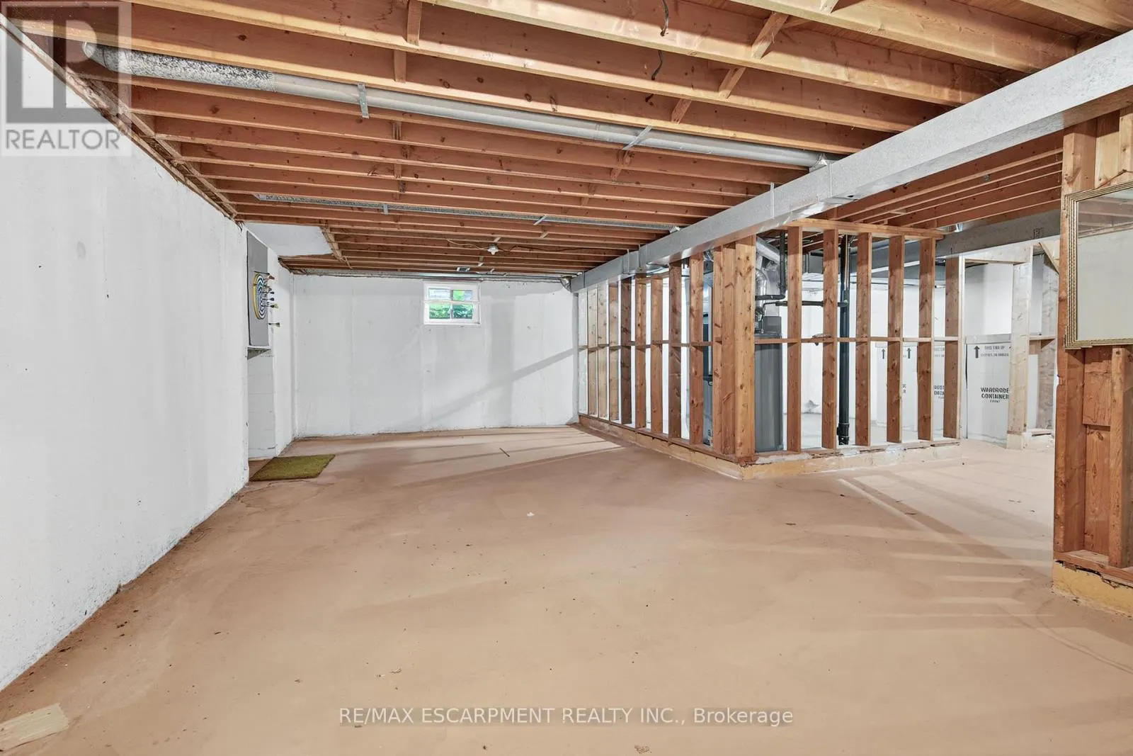 2280 MANSFIELD DRIVE