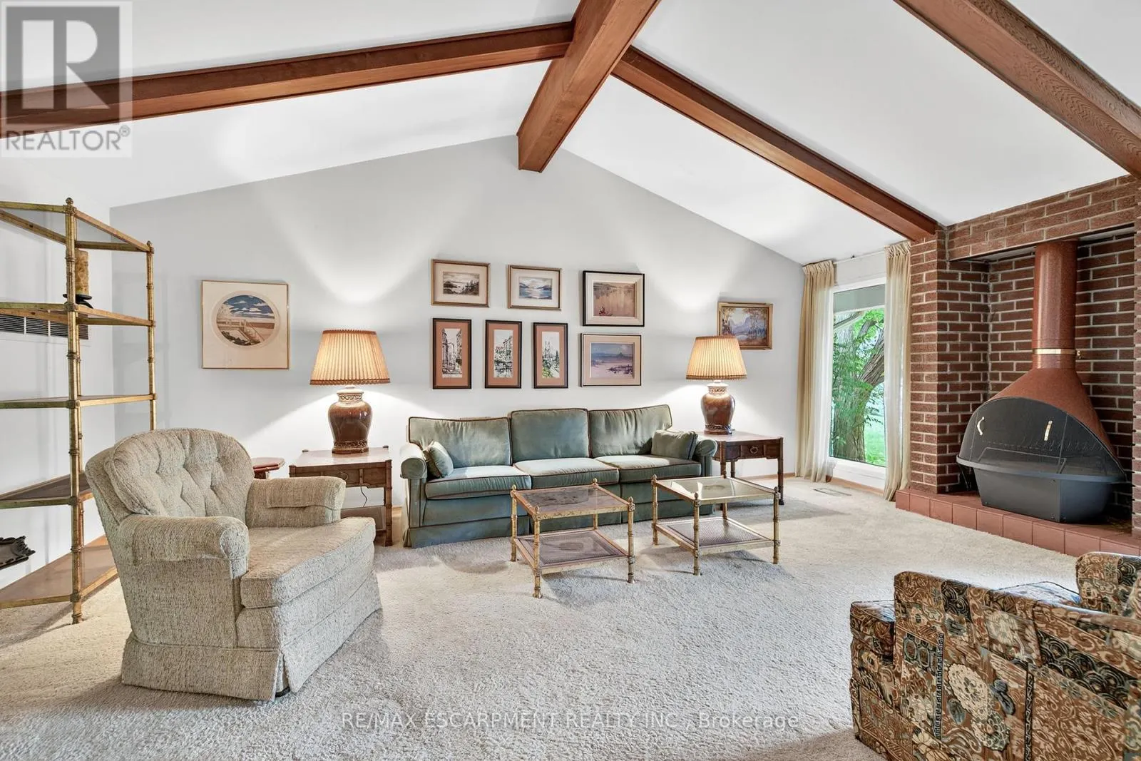 2280 MANSFIELD DRIVE