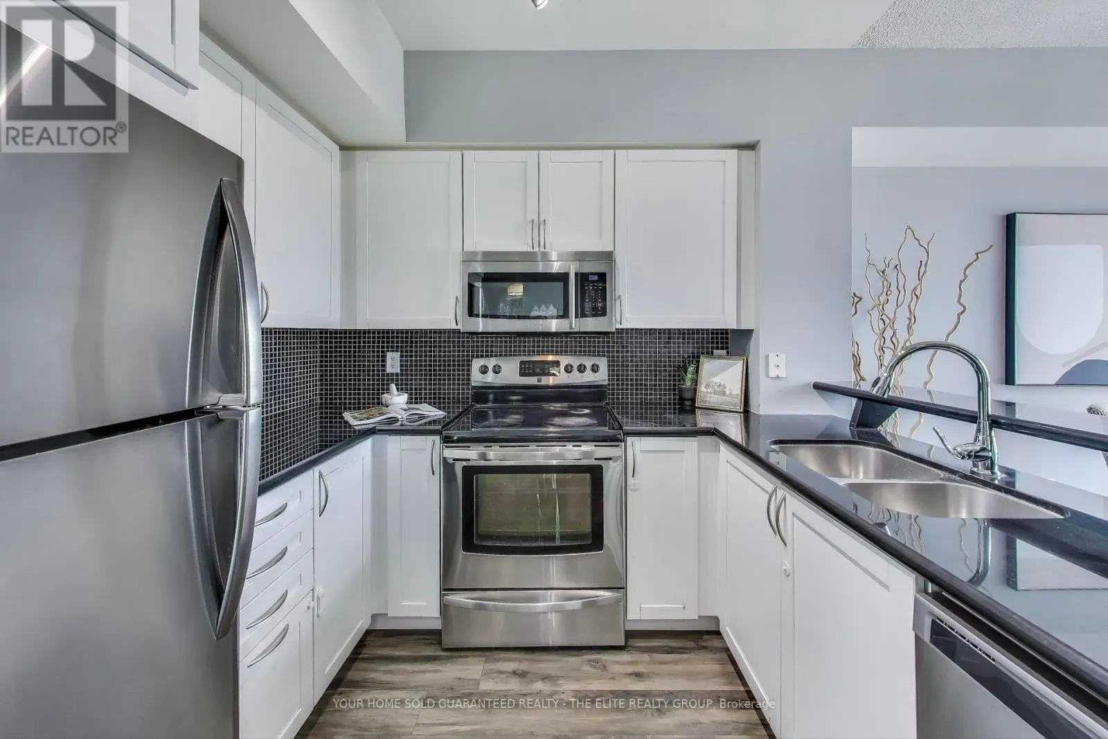 1107 - 220 BURNHAMTHORPE ROAD W