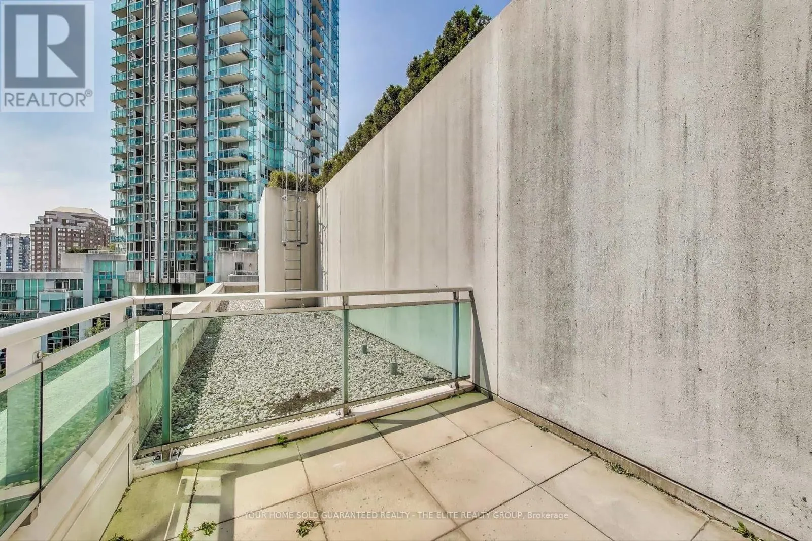 1107 - 220 BURNHAMTHORPE ROAD W