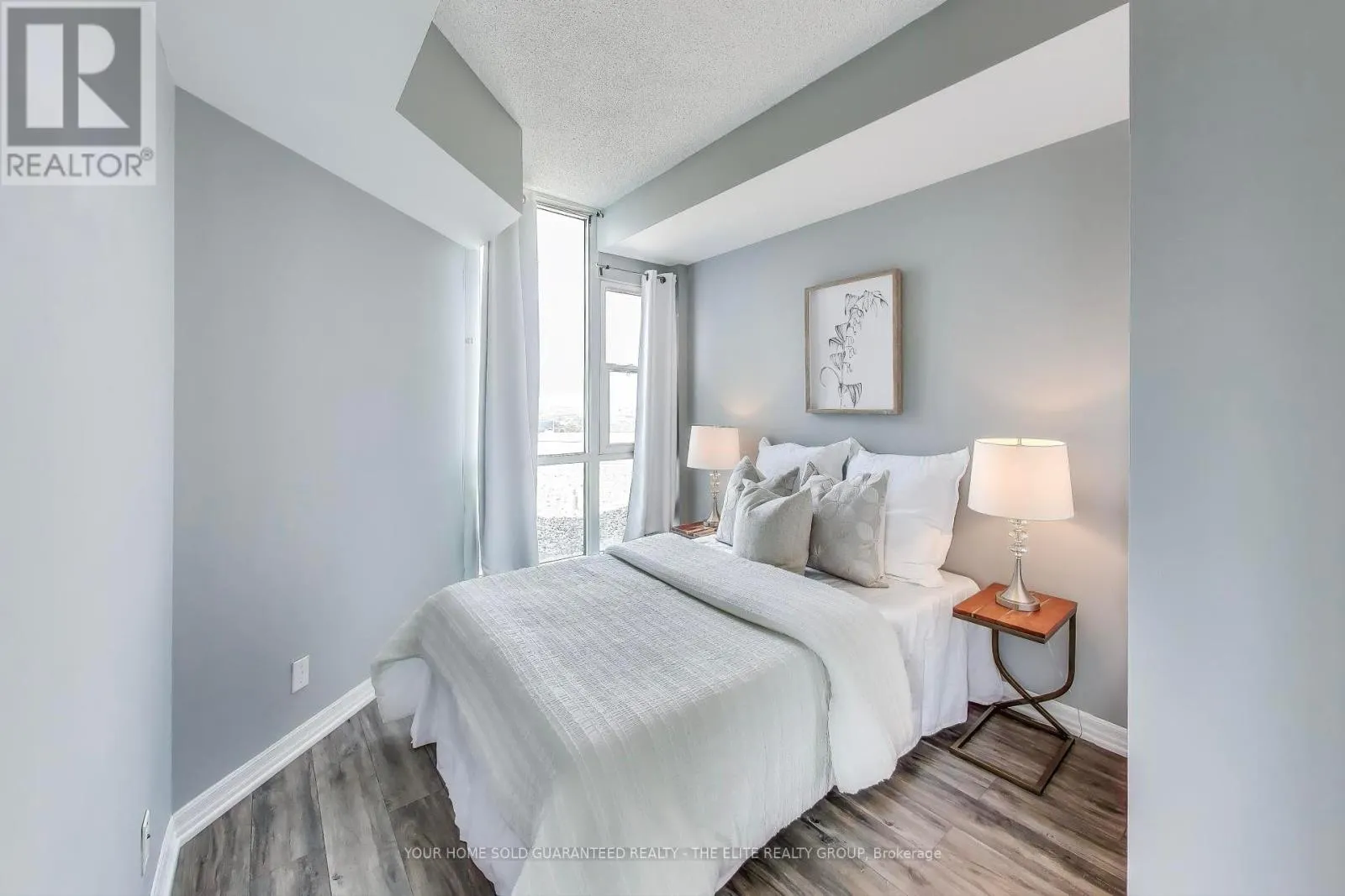 1107 - 220 BURNHAMTHORPE ROAD W