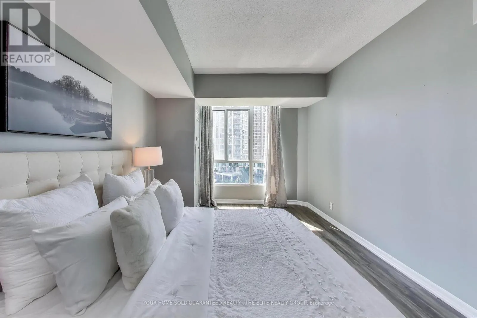 1107 - 220 BURNHAMTHORPE ROAD W