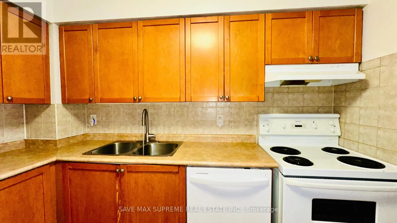 527 - 3888 DUKE OF YORK BOULEVARD