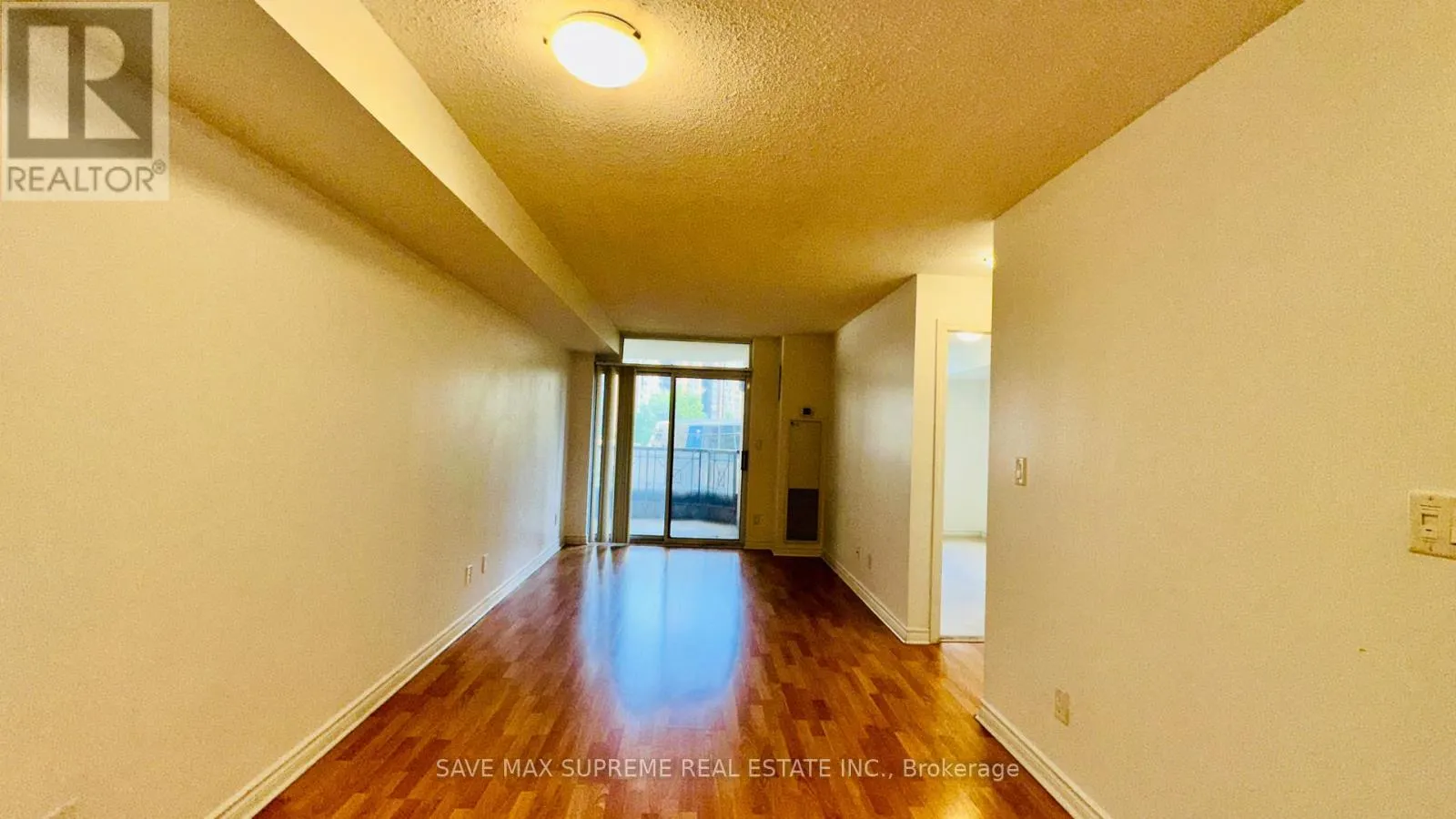 527 - 3888 DUKE OF YORK BOULEVARD