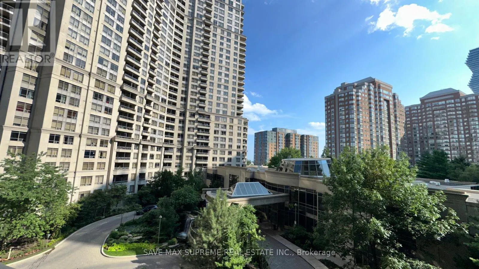 527 - 3888 DUKE OF YORK BOULEVARD