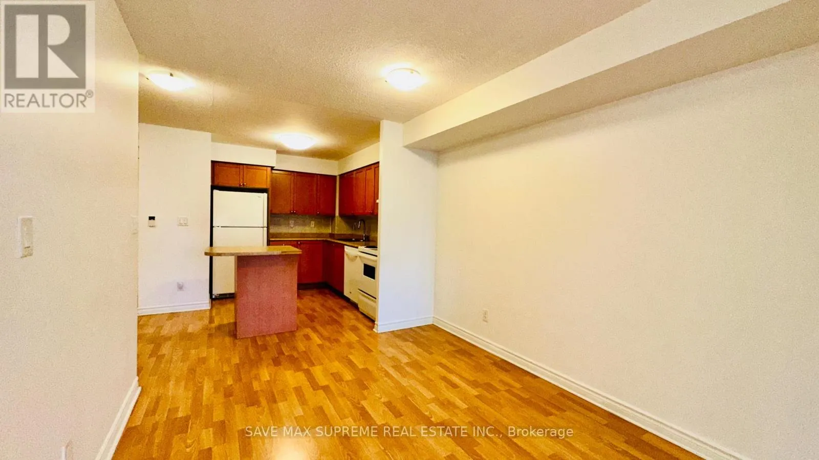 527 - 3888 DUKE OF YORK BOULEVARD