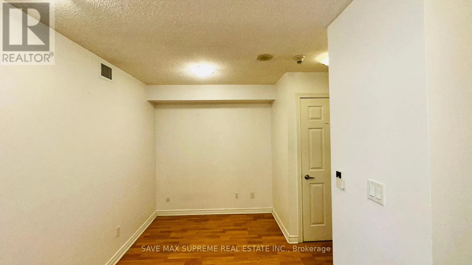 527 - 3888 DUKE OF YORK BOULEVARD