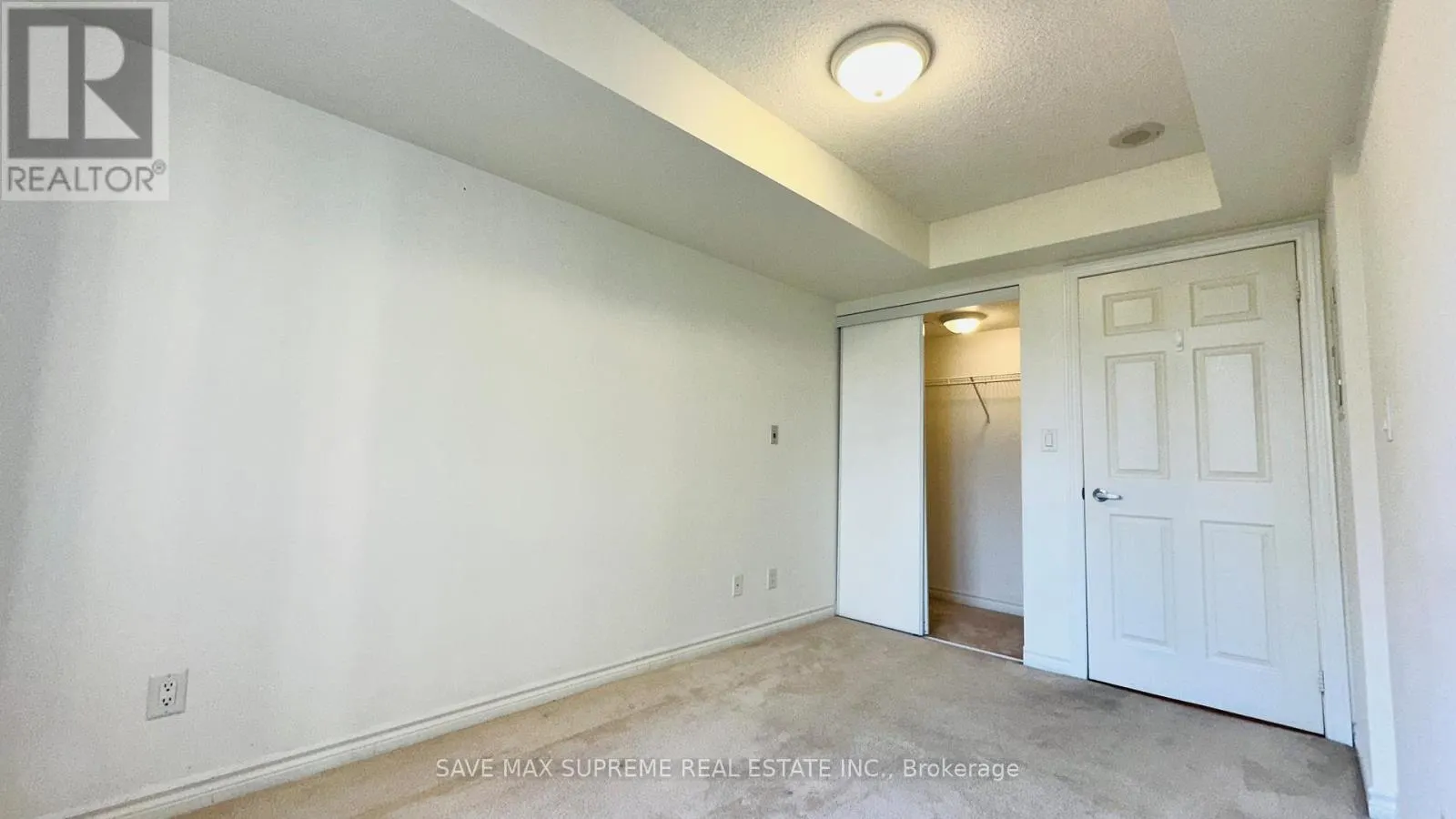 527 - 3888 DUKE OF YORK BOULEVARD