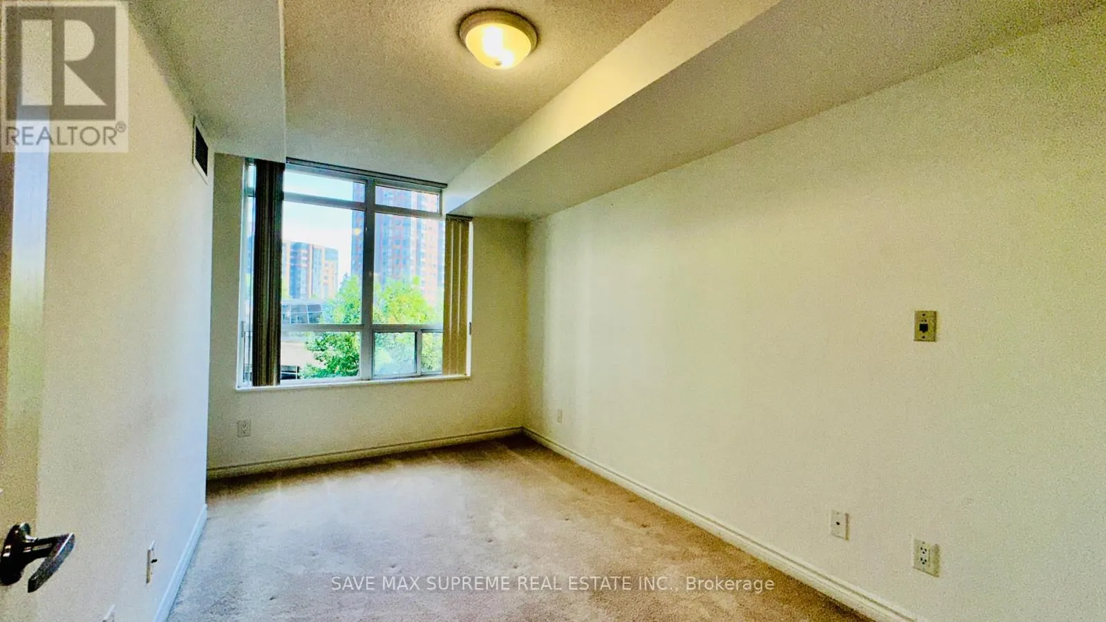 527 - 3888 DUKE OF YORK BOULEVARD