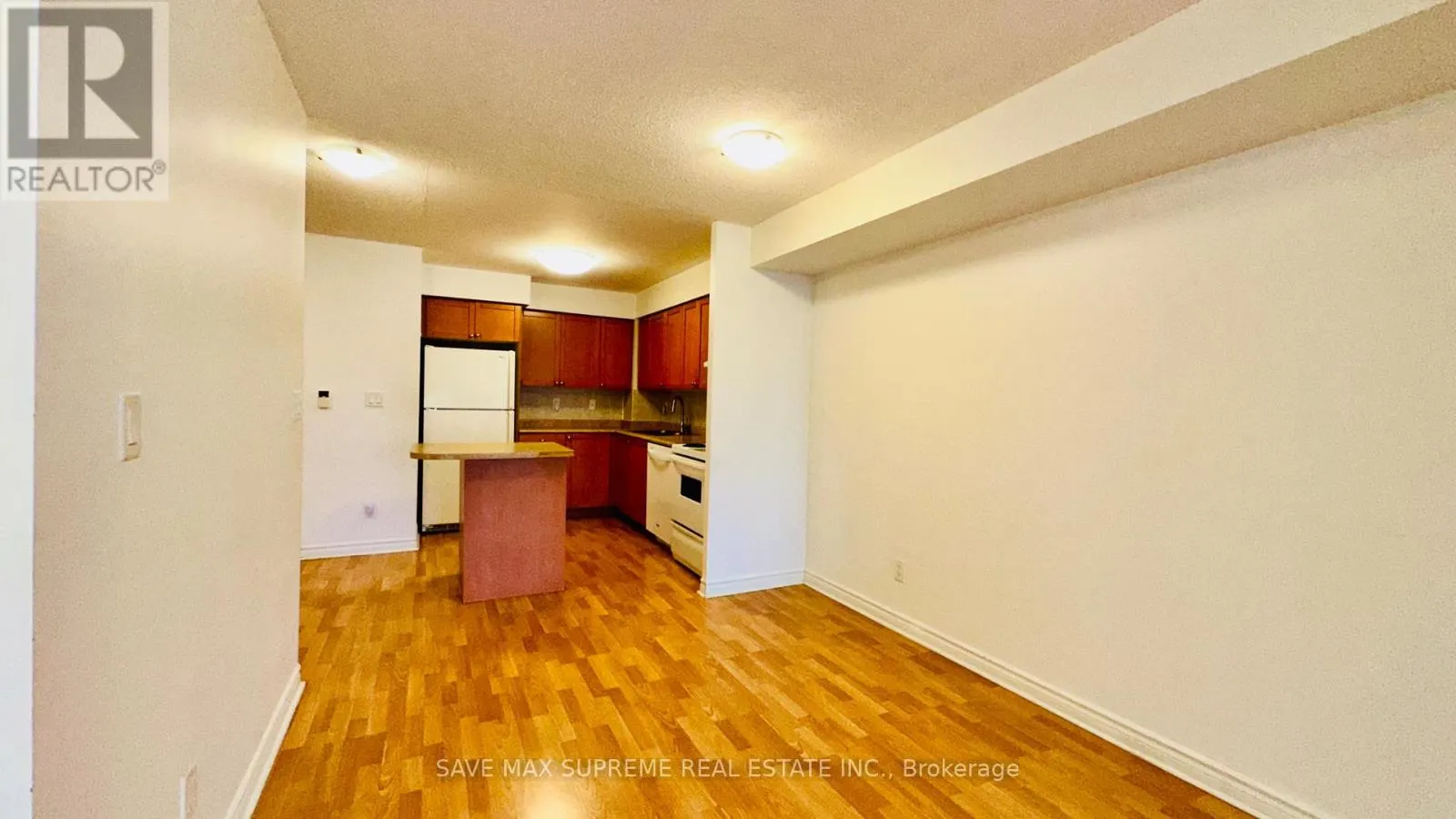 527 - 3888 DUKE OF YORK BOULEVARD
